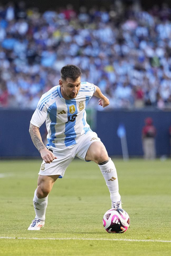 CBA杯战报：徐杰18分8助，广东101-75大胜江苏（CBA杯速递：徐杰18分8助攻，广东101-75轻取江苏）