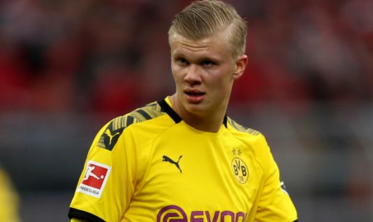 埃及媒体：有沙特俱乐部将会为萨拉赫开出超过C罗薪水的待遇（埃媒：沙特俱乐部拟向萨拉赫开出高于C罗的薪资待遇）