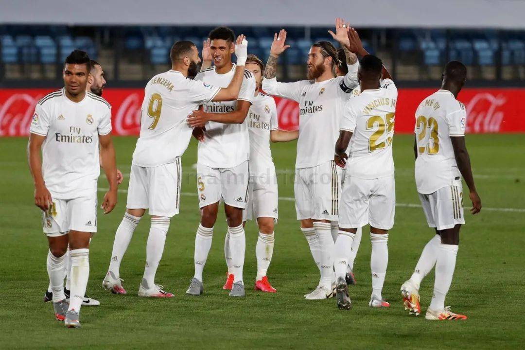 跟队记者：麦迪逊伤情严重，热刺引援重点为10号位和中后卫