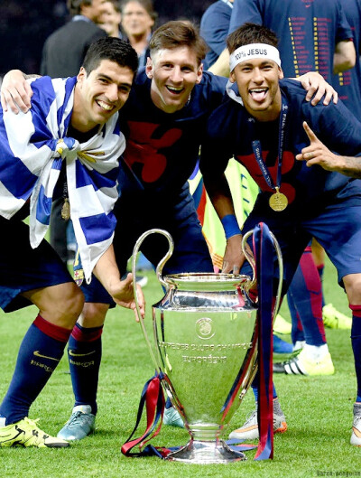 火箭哈登连续三场得分30+（哈登为火箭连砍三场30+得分）