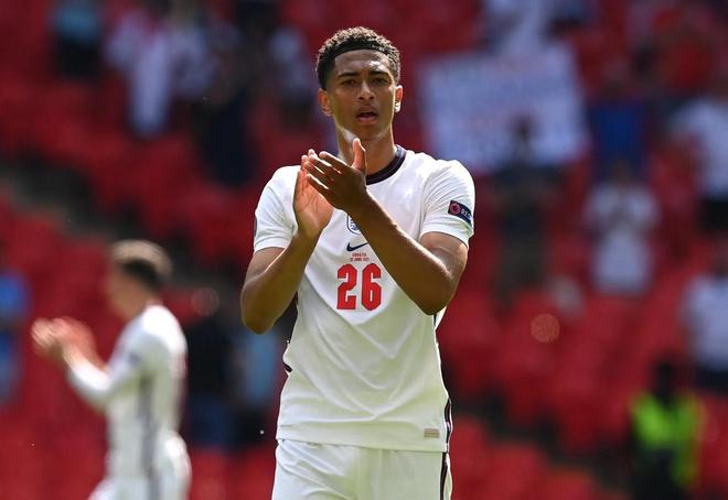 哈登爆发，却被保罗抢风头，詹姆斯表态，留给快船的机会不多了！（哈登火力全开仍被保罗抢镜，詹姆斯发声：快船机会所剩无几）