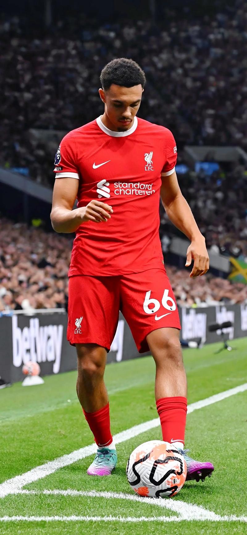 全市场：拉齐奥接近免签因西涅，年薪130万欧签约至明年6月（全市场：拉齐奥有望以自由身引进因西涅，年薪130万欧，合约至明年6月）