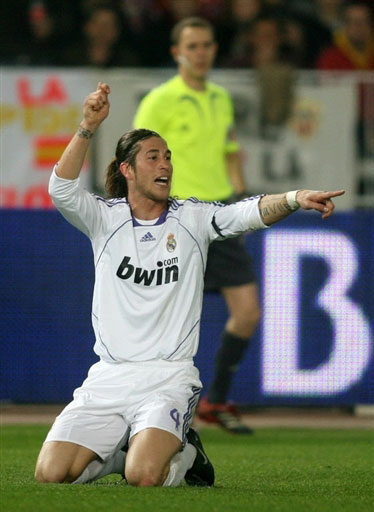 迪马：皮奥利即将正式从佛罗伦萨下课，双方正在敲定分手条件（迪马：皮奥利将离任佛罗伦萨主帅，双方正商谈解约条款）