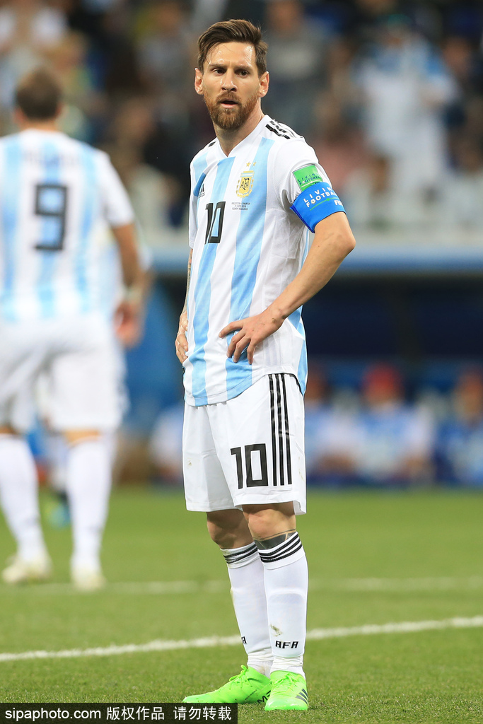 U22国足vs乌兹别克斯坦U22：拜合拉木替补，蒯纪闻、毛伟杰首发（U22国足迎战乌兹别克斯坦U22：拜合拉木替补待命，蒯纪闻和毛伟杰首发出场）