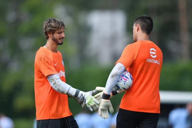 德甲战报：奥利塞2射3传，卡尔传射，拜仁6-2逆转弗赖堡（德甲：拜仁6-2逆转弗赖堡，奥利塞2球3助，卡尔传射）