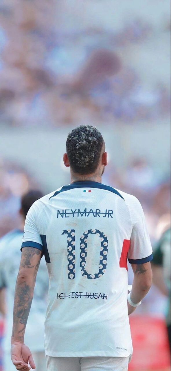 记者：里科·刘易斯因技术原因落选曼城本轮大名单，他没受伤（记者：里科·刘易斯非伤病原因无缘曼城本轮名单）