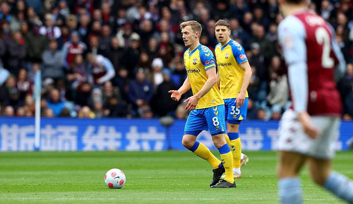 篮球湖人队内矛盾传闻升温，主帅紧急澄清（湖人队内矛盾传闻发酵，主帅火速出面辟谣）