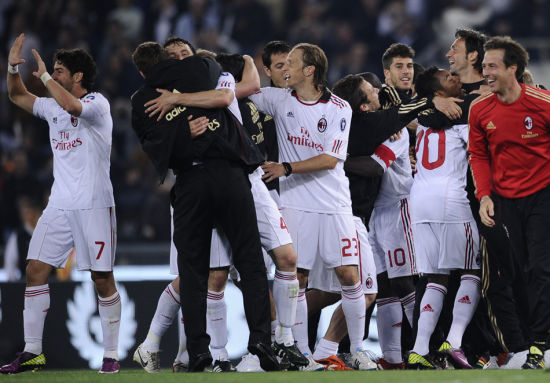 足球报：中足联将于12月12日在上海举行2025职业联赛颁奖大典（据足球报，中足联将于12月12日在上海举办2025职业联赛颁奖大典）